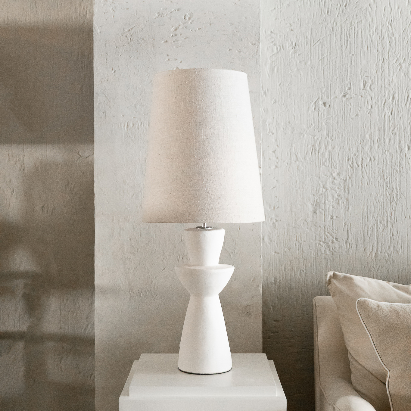 Lámpara de mesa Martina con pantalla de lino 