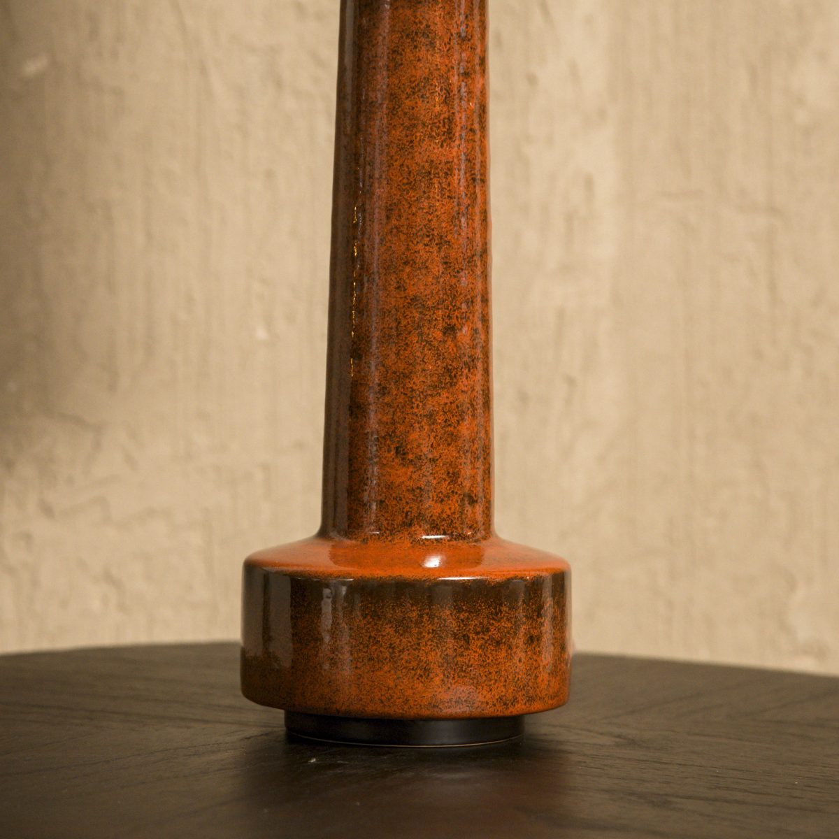 Lámpara de mesa de cerámica roja estilo retro