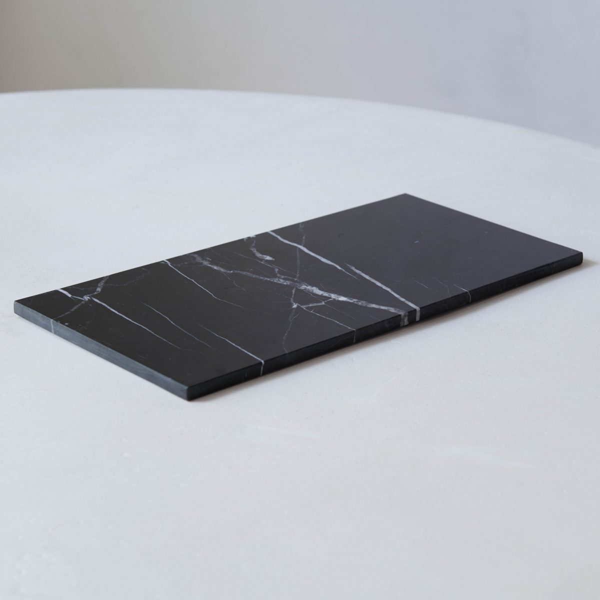Tabla rectangular de mármol negra