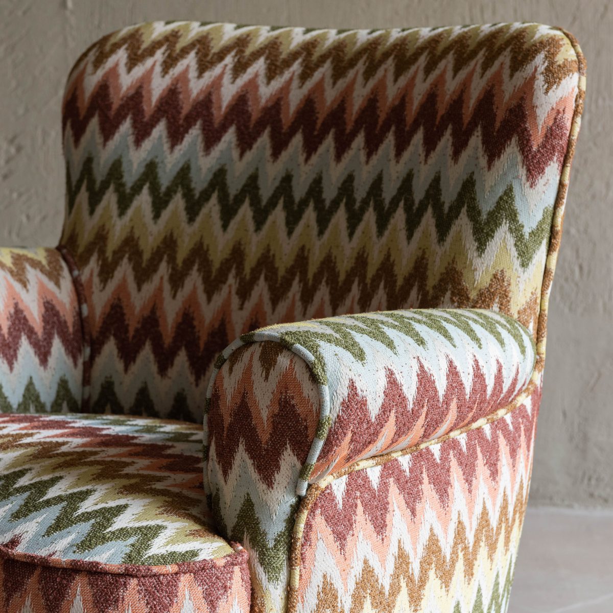 Pareja de butacas estilo inglés retapizadas zigzag - Imagen 5