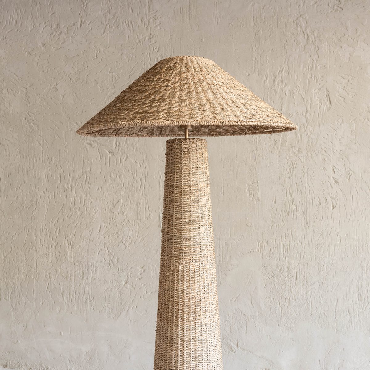 Lámpara de pie de fibras naturales - Imagen 4