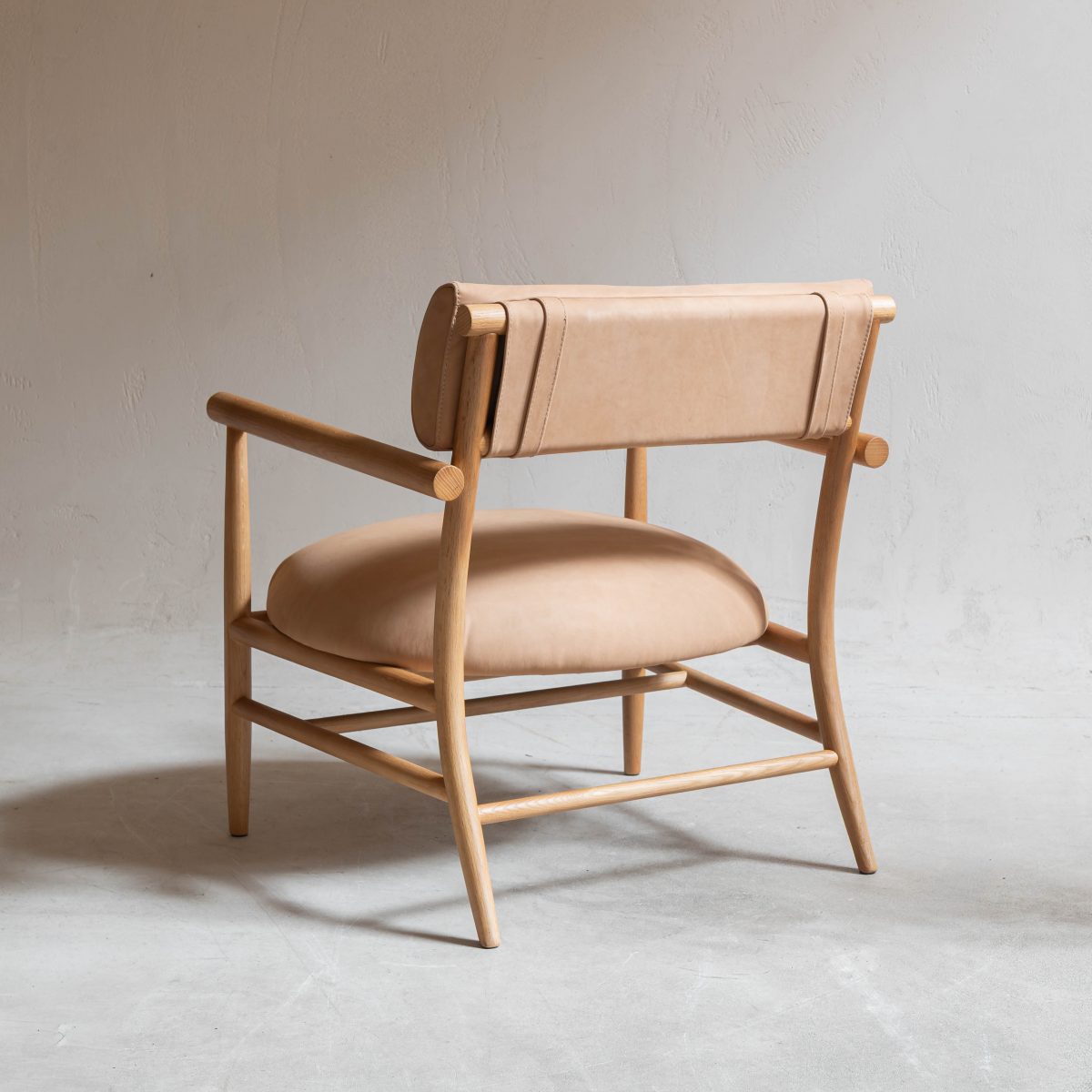 Sillón de madera y piel nobuk - Imagen 8