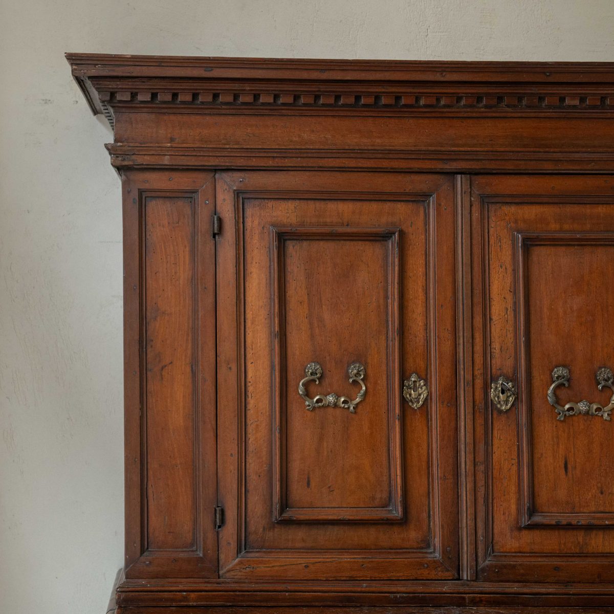 Armario origen Lombardía del siglo XVII - Imagen 2