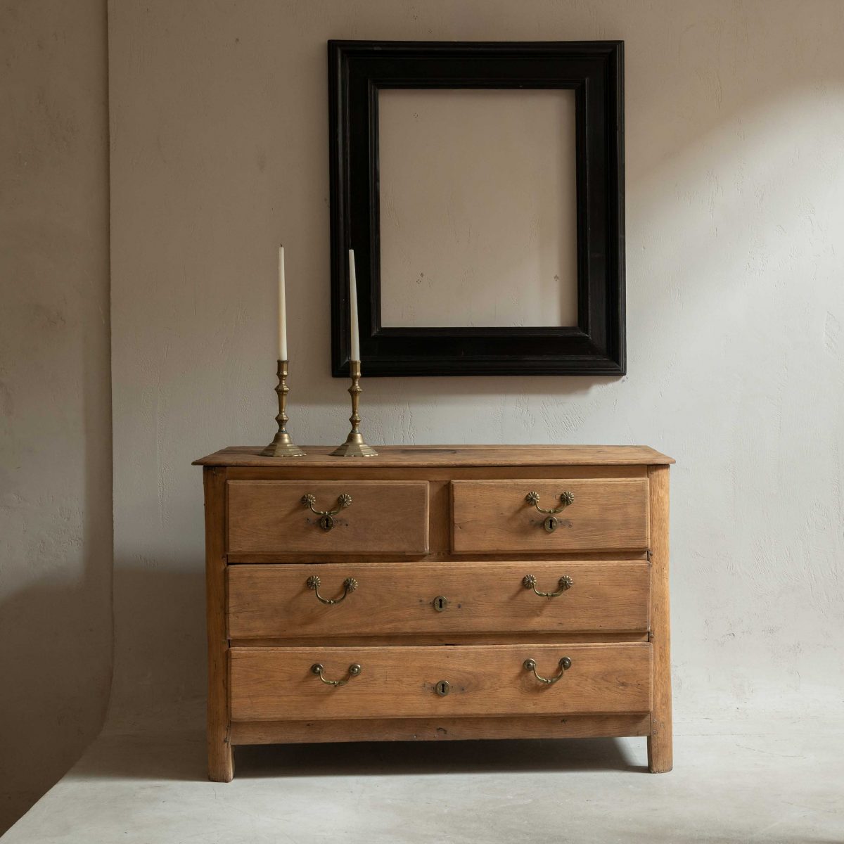 Cómoda francesa de roble lavado siglo XVIII - Imagen 2