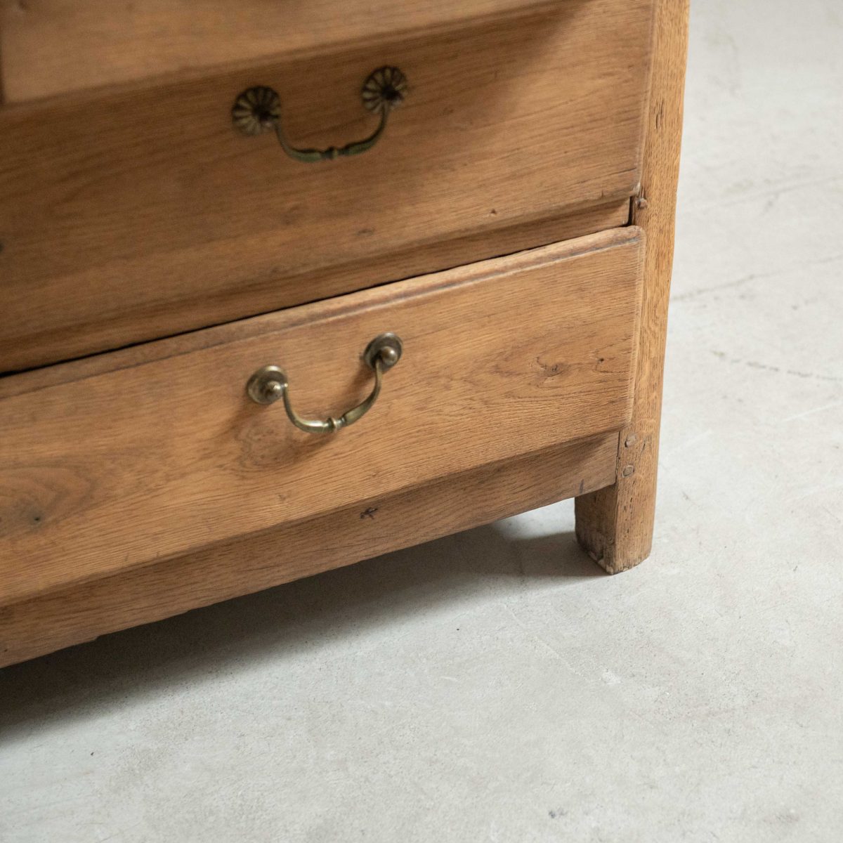 Cómoda francesa de roble lavado siglo XVIII - Imagen 7