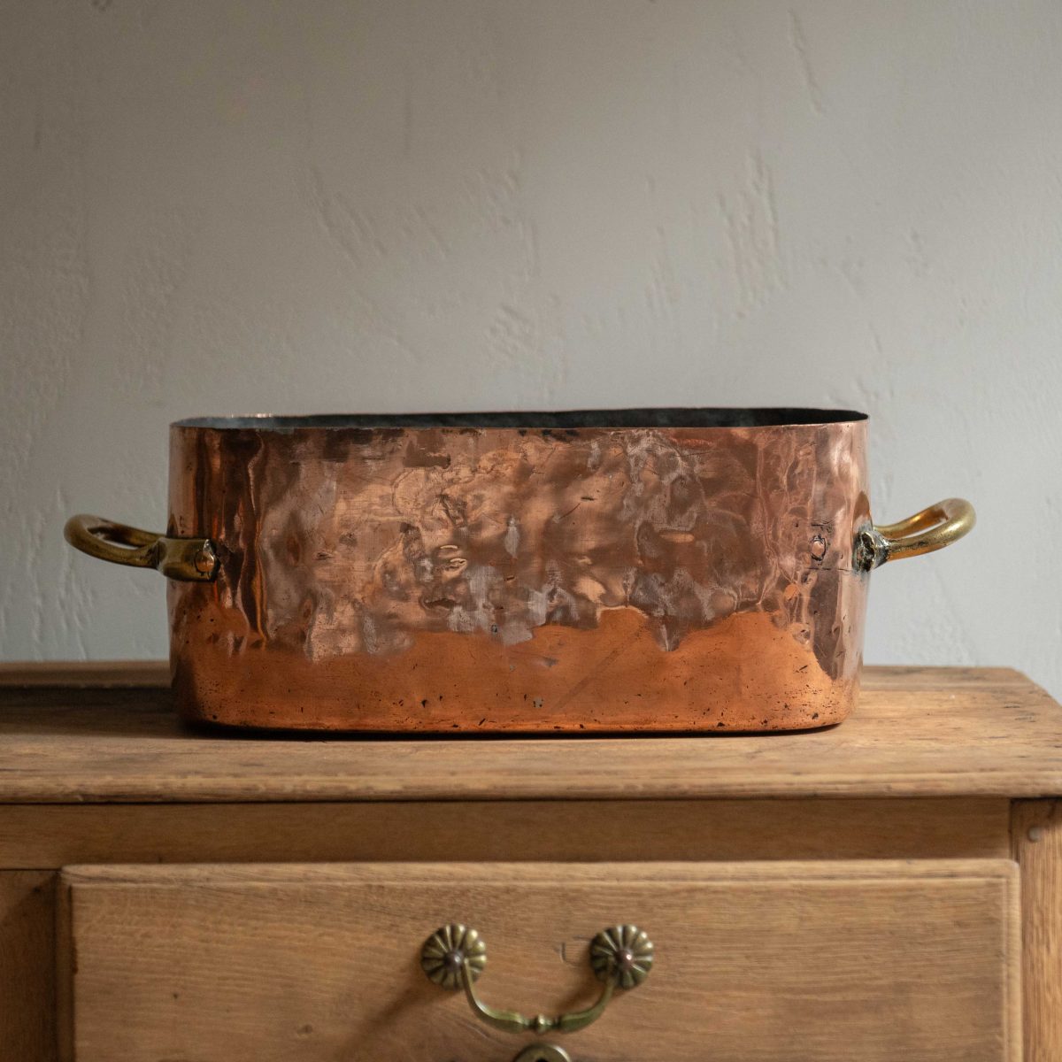 Fuente con asas antigua de cobre