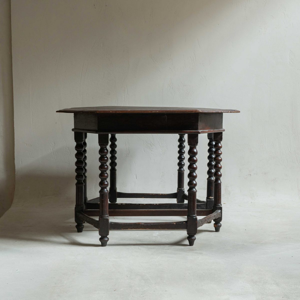 Pareja de consolas toscanas del siglo XVII