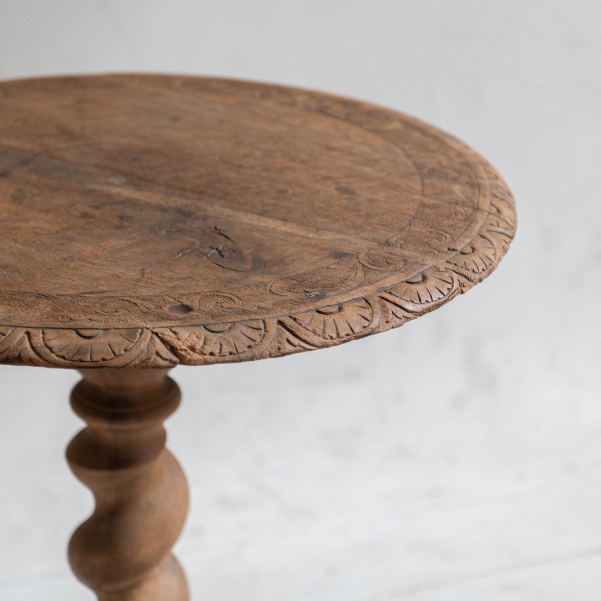 Velador antiguo de madera natural - Imagen 2