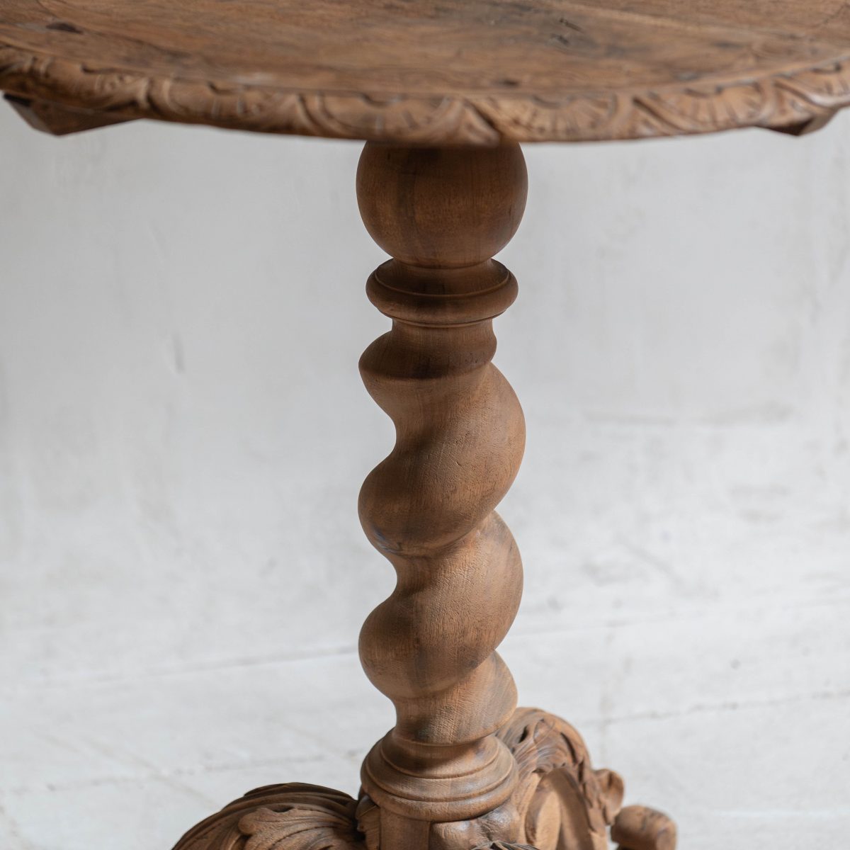 Velador antiguo de madera natural - Imagen 3