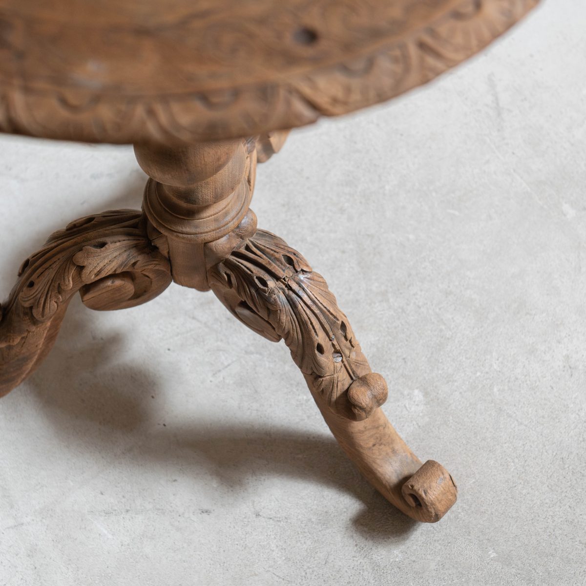 Velador antiguo de madera natural - Imagen 8