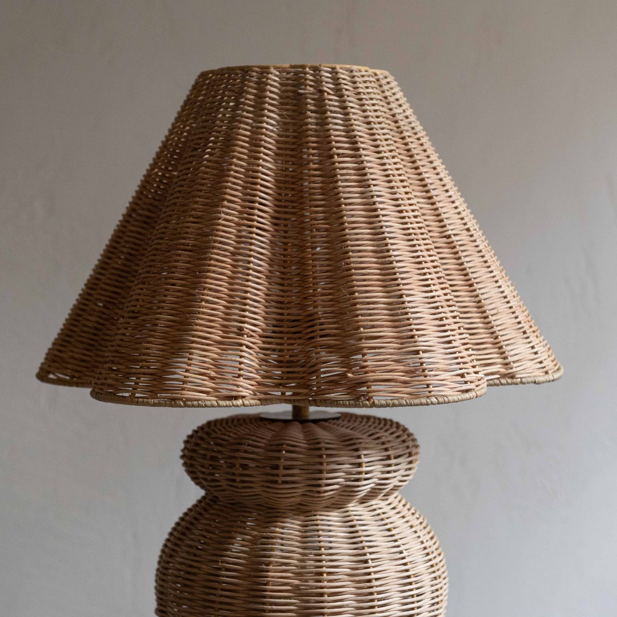 Lámpara de mesa de ratán natural - Imagen 2