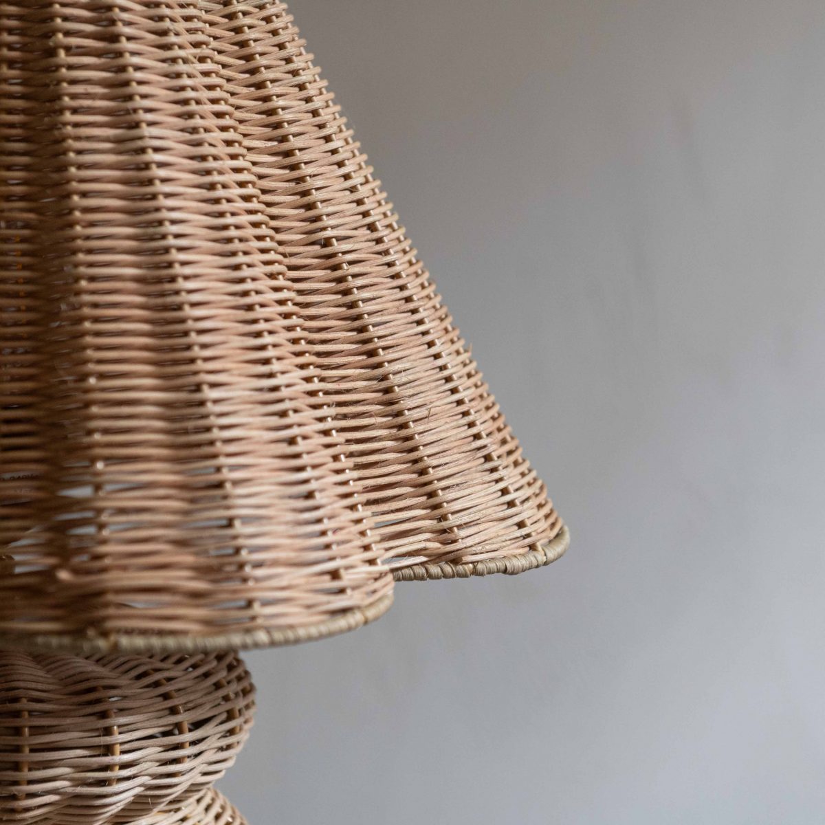 Lámpara de mesa de ratán natural - Imagen 4