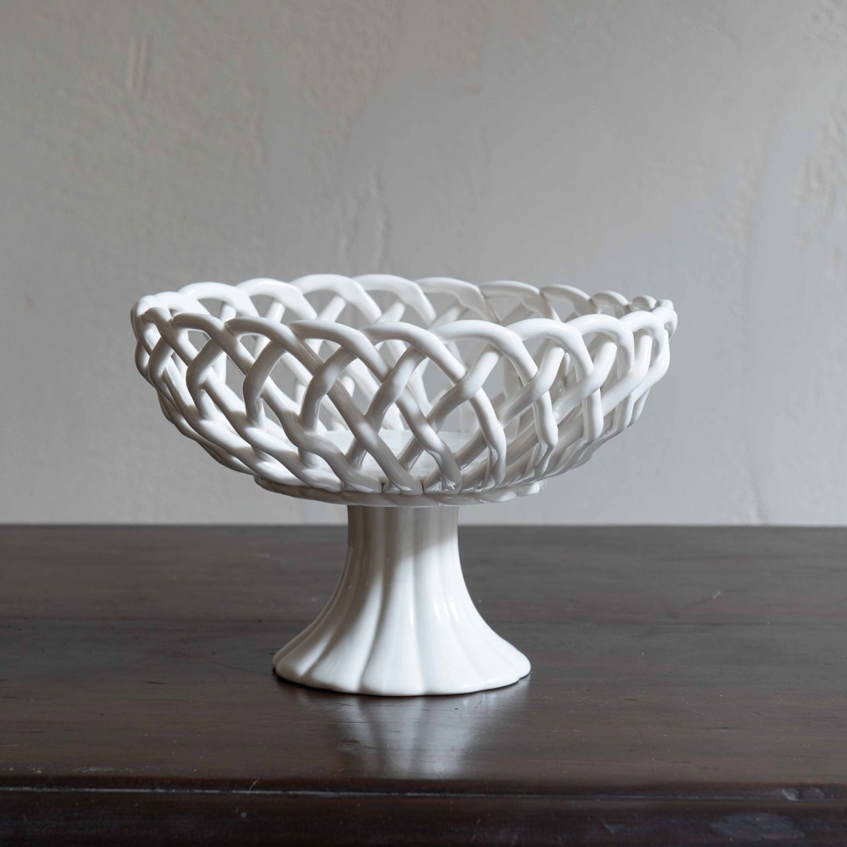 Cesta de porcelana blanca