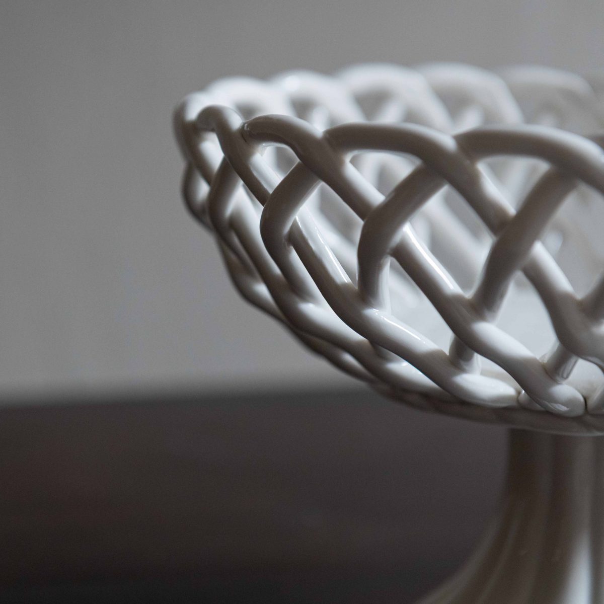 Cesta de porcelana blanca - Imagen 2