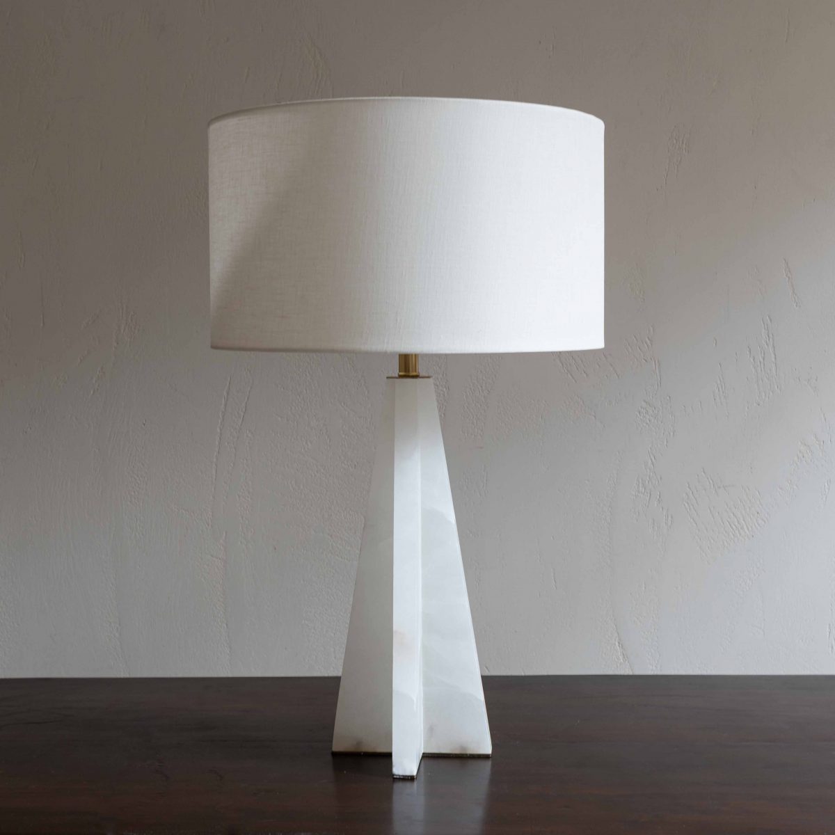 Lámpara de mesa de alabastro con pantalla de lino