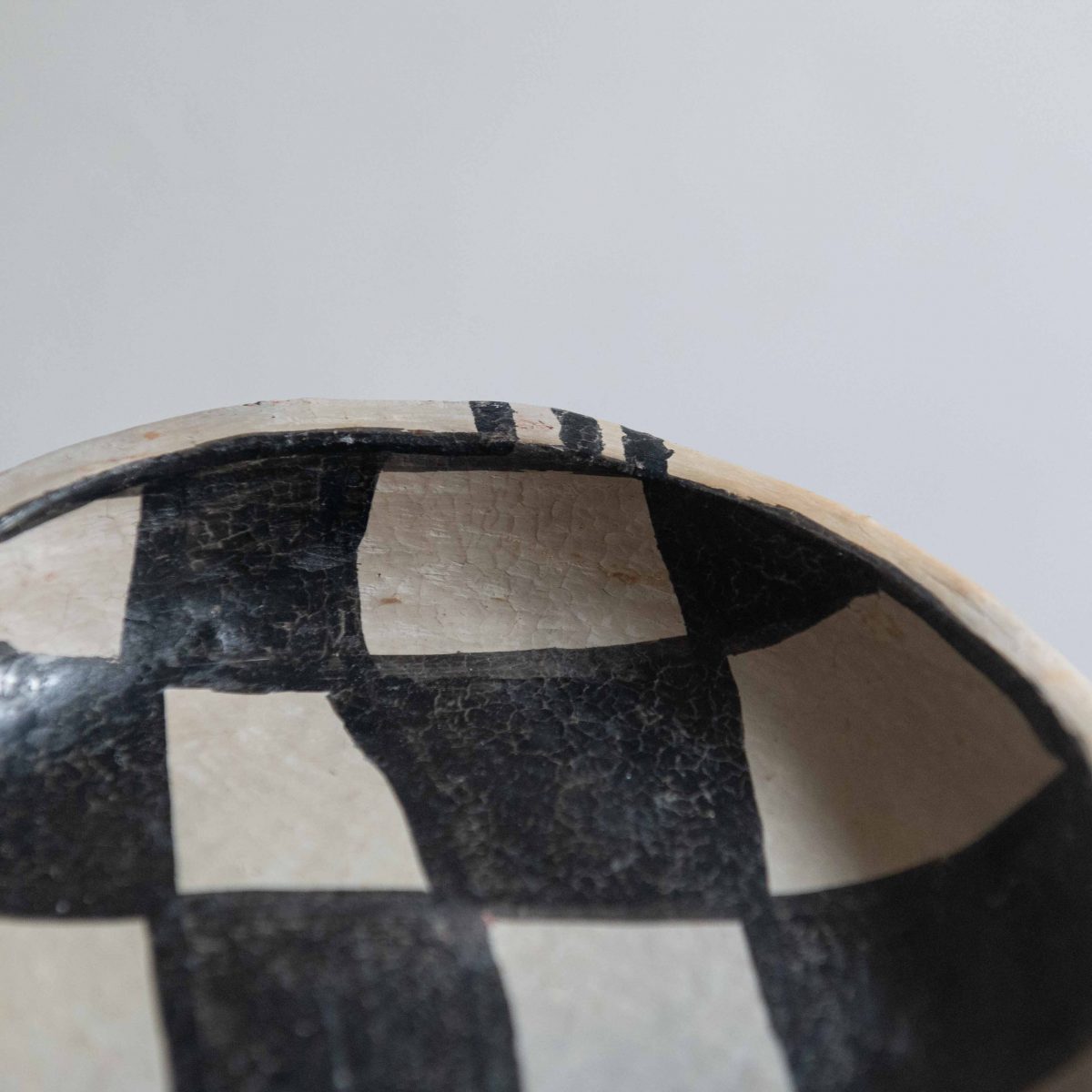 Plato de arcilla artesanal motivo cuadros - Imagen 4