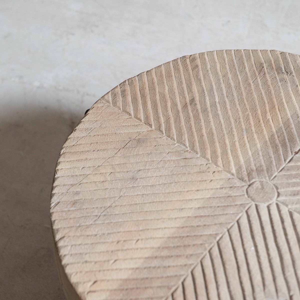 Mesita auxiliar vintage de madera y hierro - Imagen 6