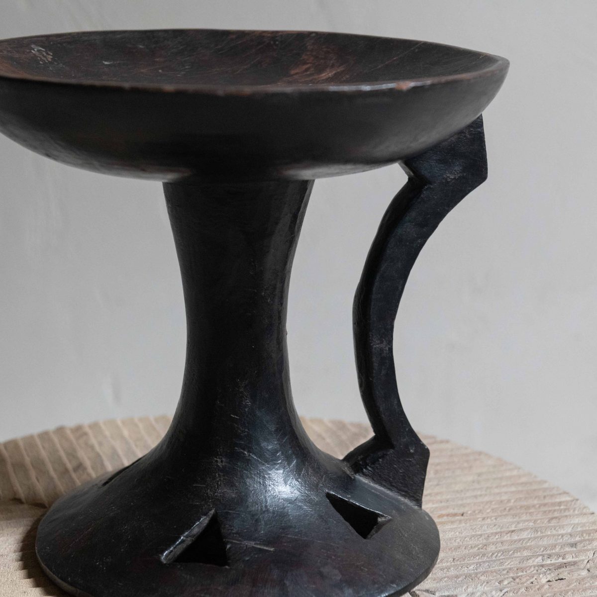 Cuenco antiguo de madera procedente de India - Imagen 5