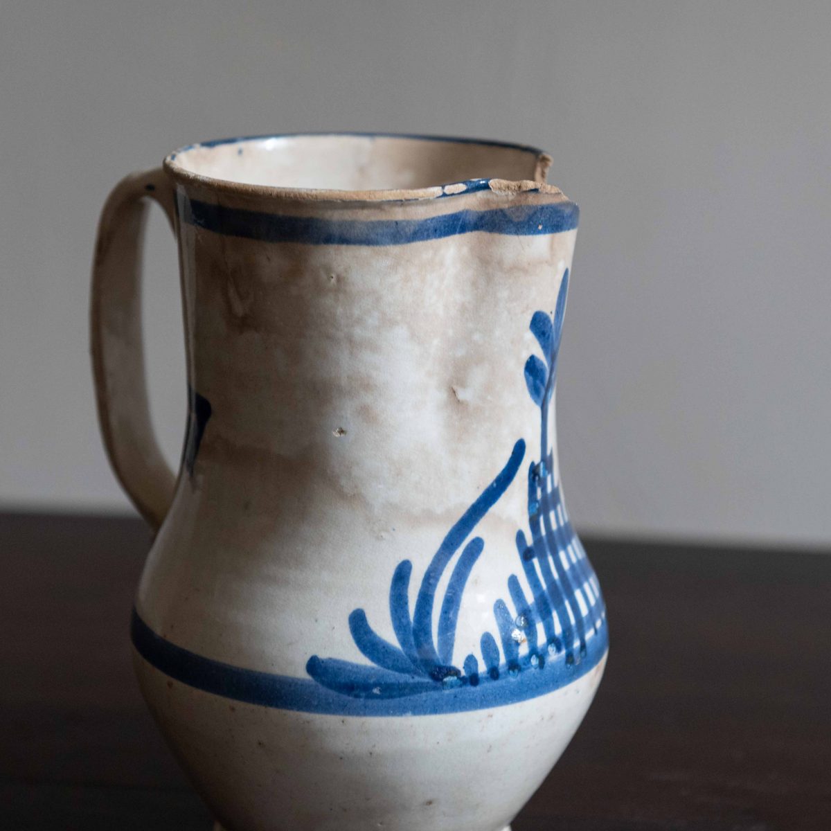 Jarra de cerámica levantina siglo XIX blanca M - Imagen 2